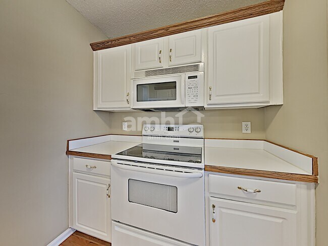 Building Photo - 3366 Dabney Ln