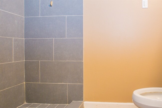 Building Photo - 16330 Cypress Point Dr