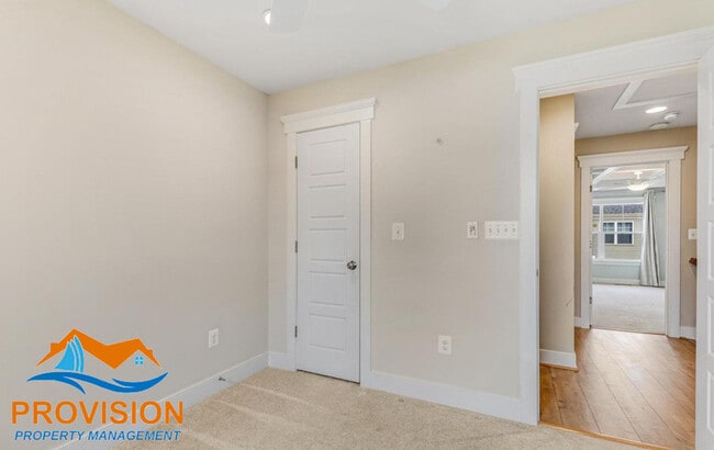 Building Photo - 7802 Five Oaks Ct