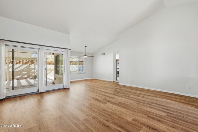 Building Photo - 1365 N Diane Cir