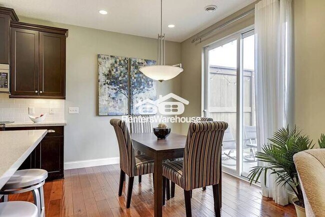 Building Photo - Executive Townhome in Stonemills Community...