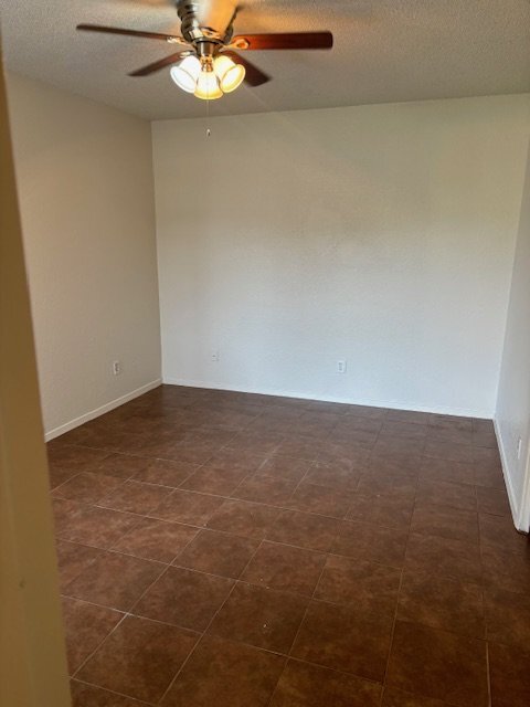 Building Photo - Spacious 2 Bed/2 Bath Apartment