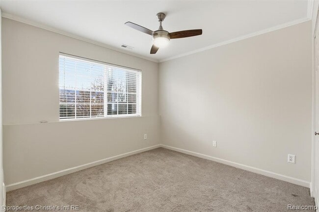 Building Photo - 1050 18th St