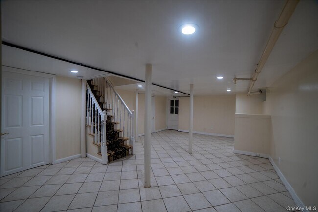 Building Photo - 154 Bell Rd