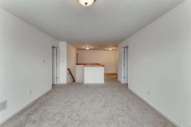 Building Photo - 1824 English Oak Dr