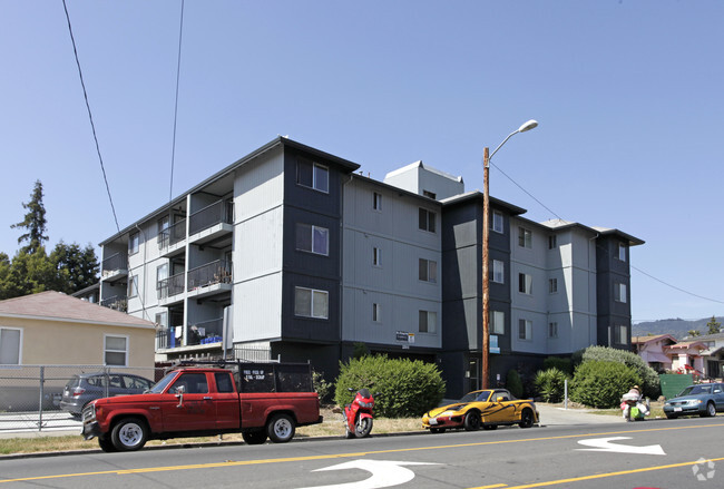 Primary Photo - High Street Apartments