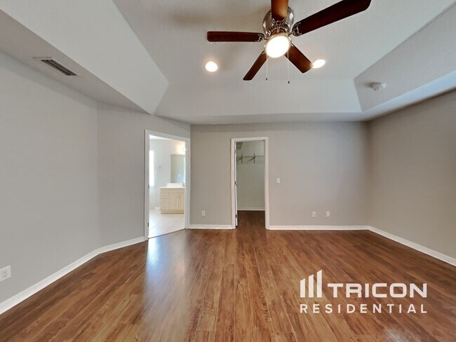 Building Photo - 1240 Fleetwood Dr NW