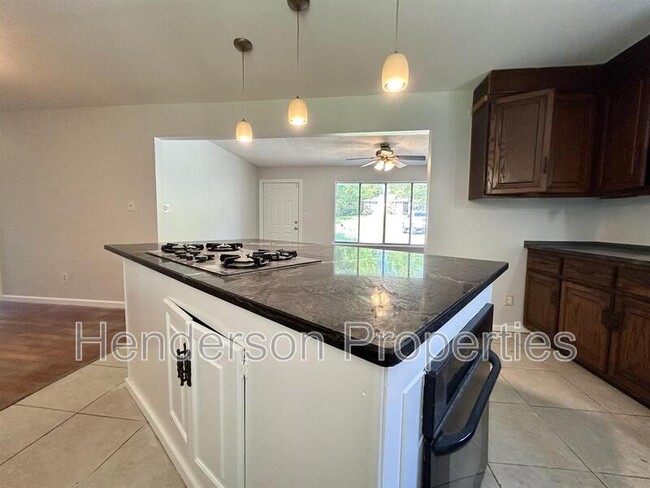 Building Photo - 908 Bilmark Ave