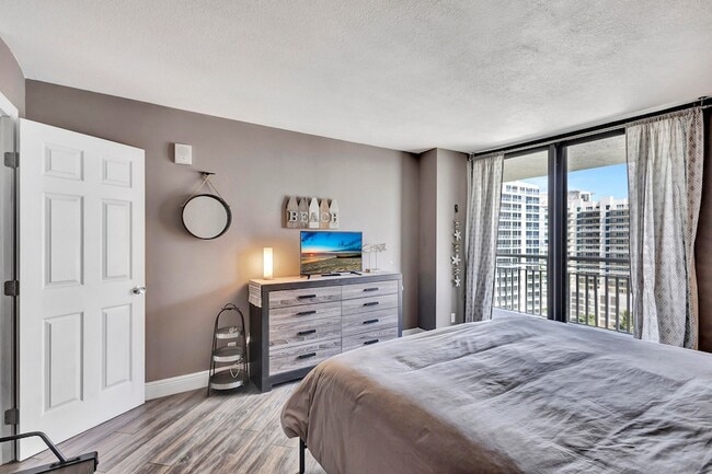 Building Photo - 3000 N Ocean Dr