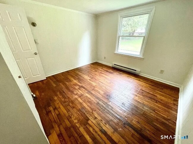 Building Photo - 180 Circle Dr