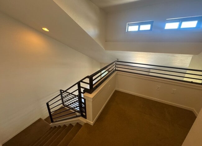 Building Photo - Beautiful 3bd/2bath home
