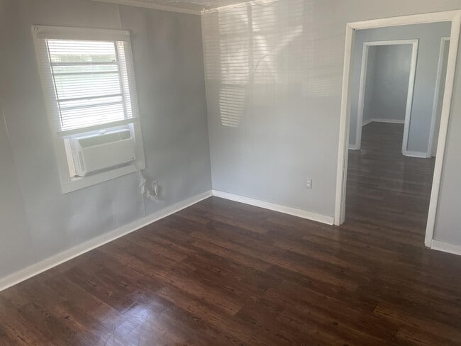 Building Photo - 1304 Southern Ave