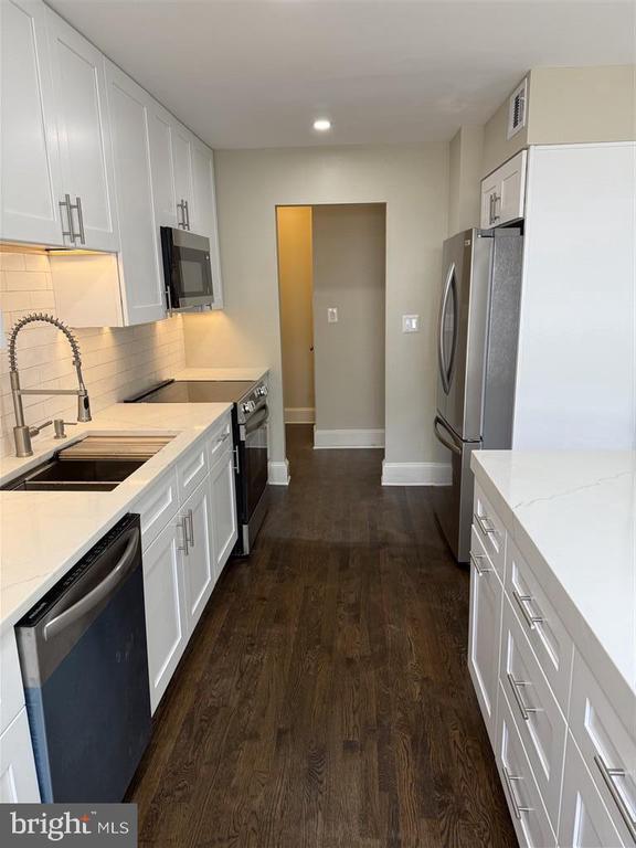 Building Photo - 7925 Gunston Woods Pl