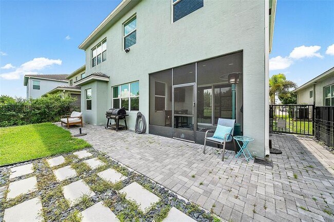 Building Photo - 15406 Goldfinch Cir