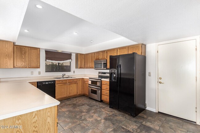 Building Photo - 11305 E Sunnyside Dr