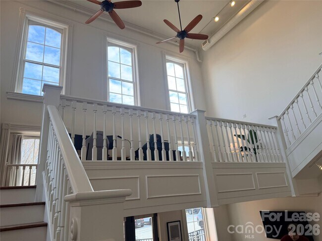 Building Photo - 113 N Main St