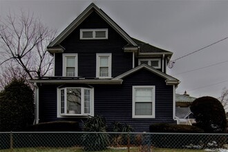 Building Photo - 29 3rd Ave