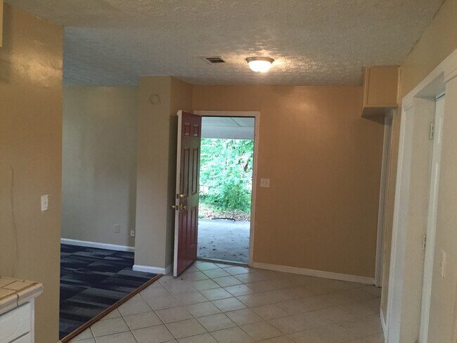 Building Photo - **AVAILABLE NOW**Total Electric East Columbus 4 bedroom/1 bathroom Home for Rent***