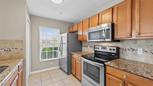 Building Photo - 9055 Gervais Cir