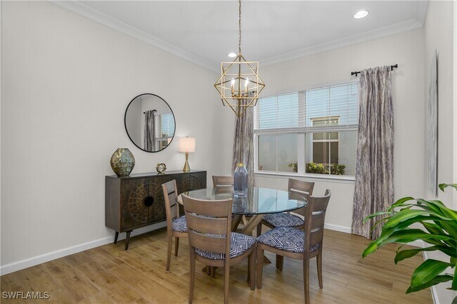 Building Photo - 7285 Saona CT