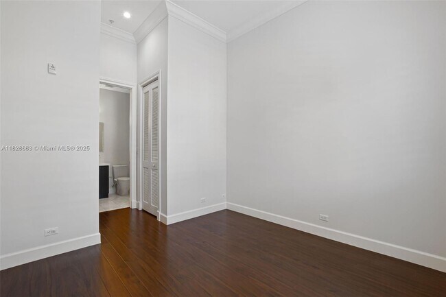 Building Photo - 7530 SW 56th Ct