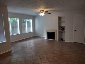 Building Photo - 12200 Overbrook Ln