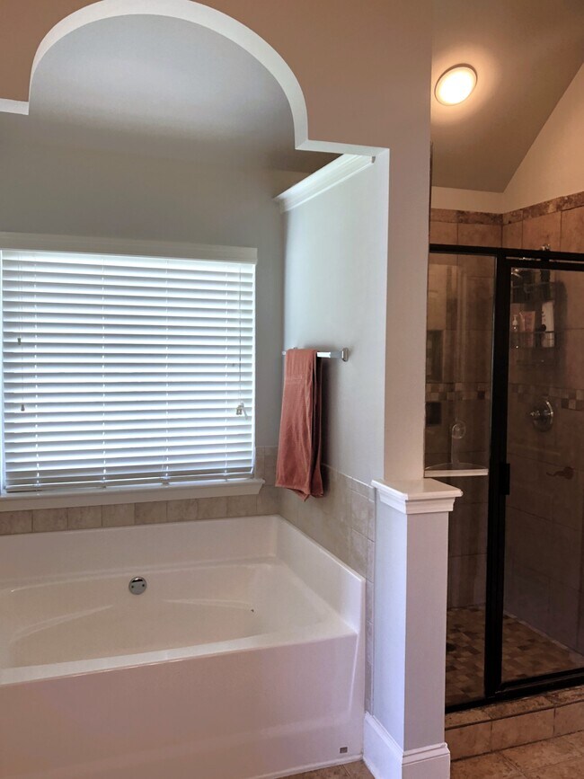 Building Photo - 417 Ripsaw Ct