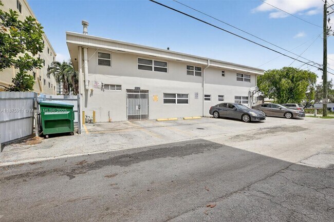 Building Photo - 1740 Funston St