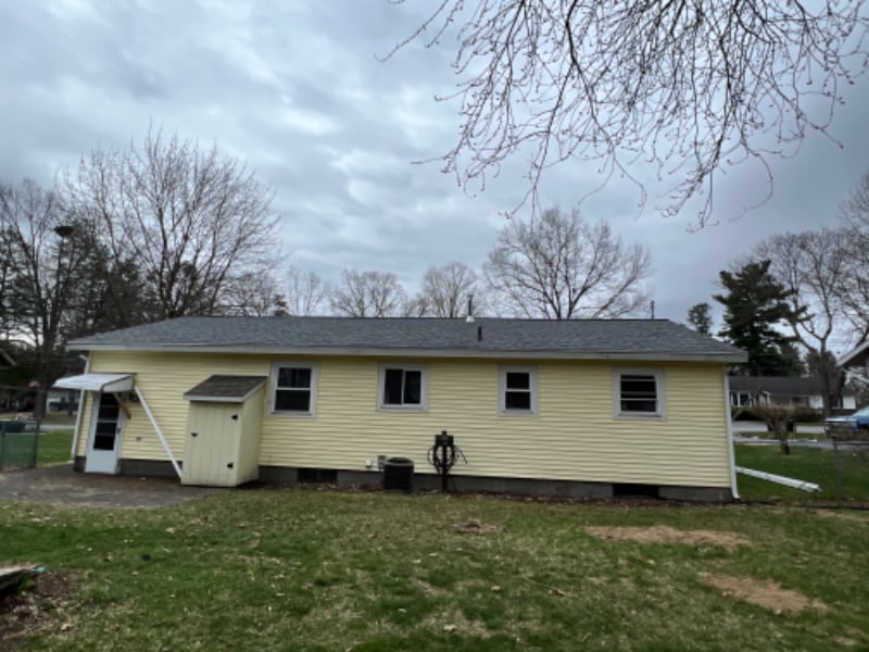 Building Photo - 615 Sunny Ln