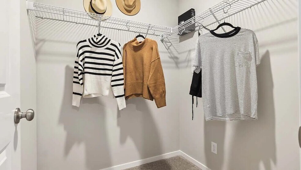 Building Photo - 2216 Trailside Dr NE