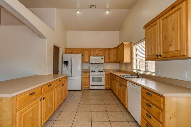 Building Photo - 3 bed, 2 bath home for rent in Brightstar!