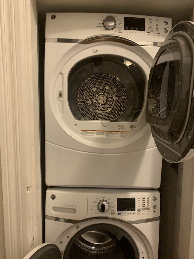 Washer/Dryer - 1522 Floyd Ave