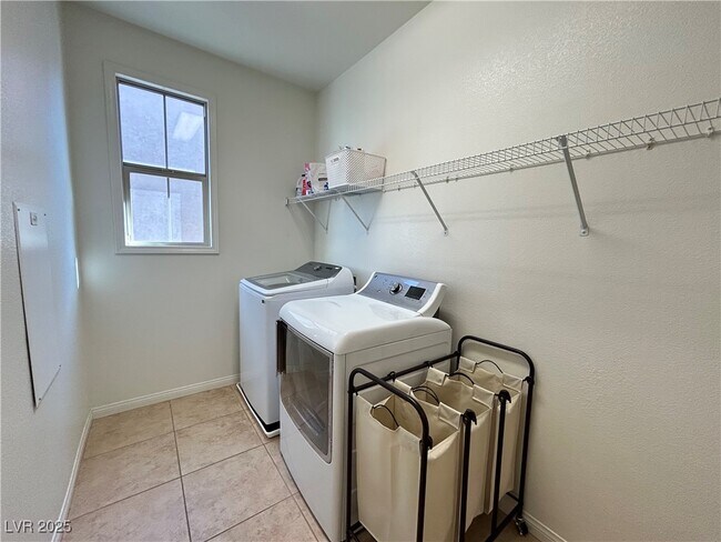 Building Photo - 5553 Fairmeade Way