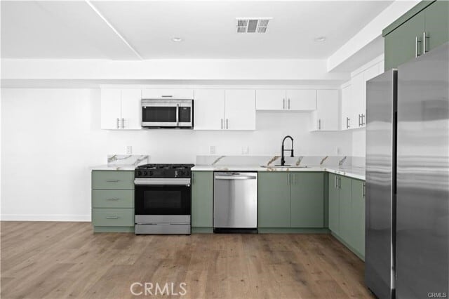 Building Photo - 6832 Hazeltine Ave