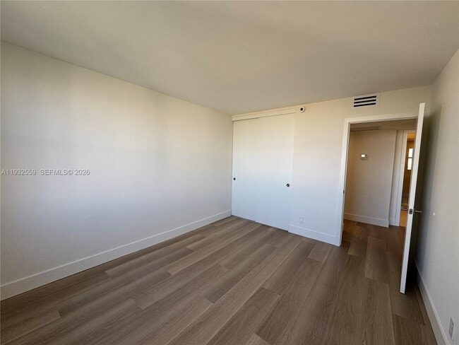 Building Photo - 18151 NE 31st Ct