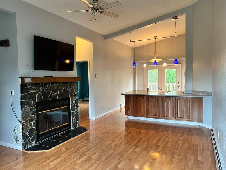 Primary Photo - 3924 Cosmos Dr