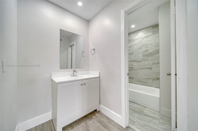 Building Photo - 9068 SW 129th Ln