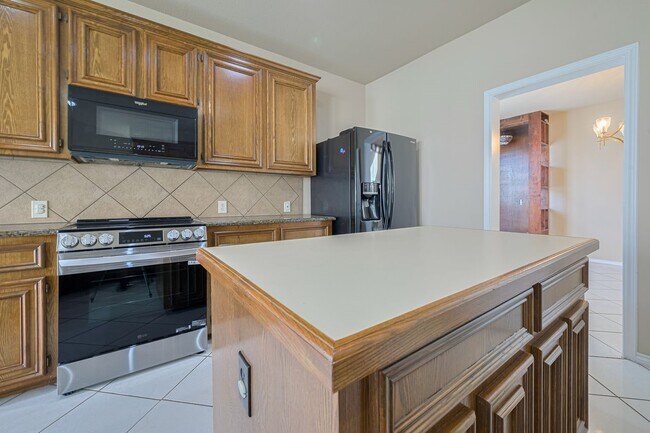 Building Photo - 2206 Grand Shore Ct