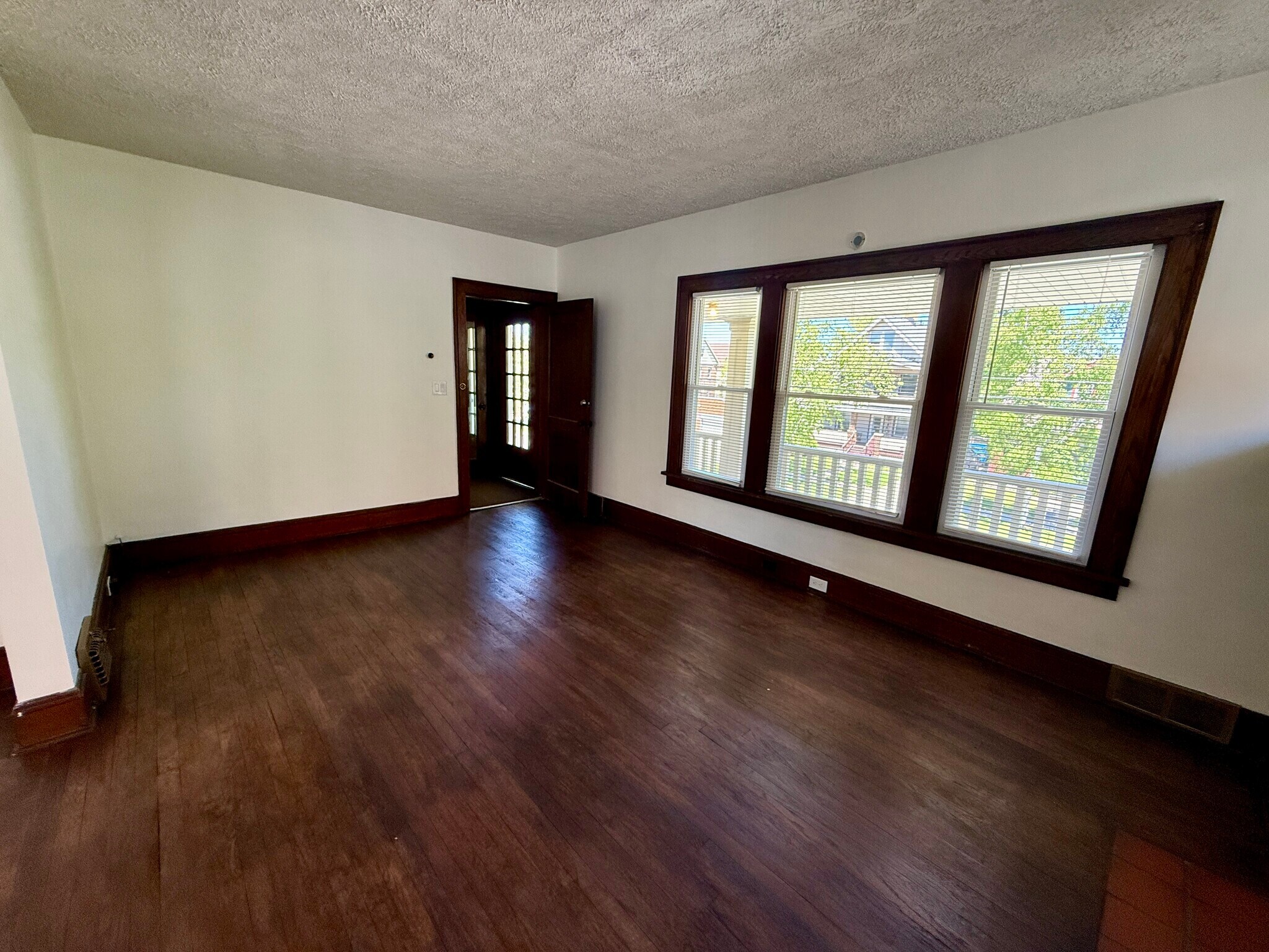 Building Photo - 11521 Florian Ave