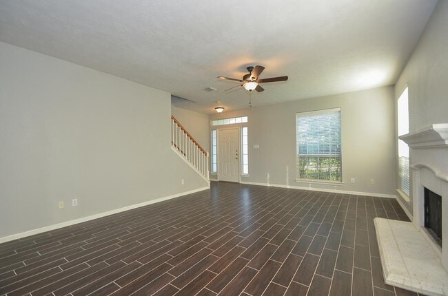 Building Photo - 5961 Whispering Lakes Dr