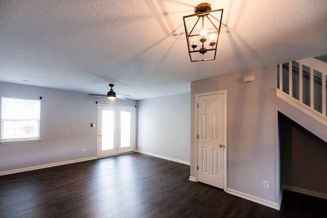 Building Photo - Amazing 2 bedroom 2.5 bathroom townhouse in NW Greensboro Keswick Place. Lawn care included.