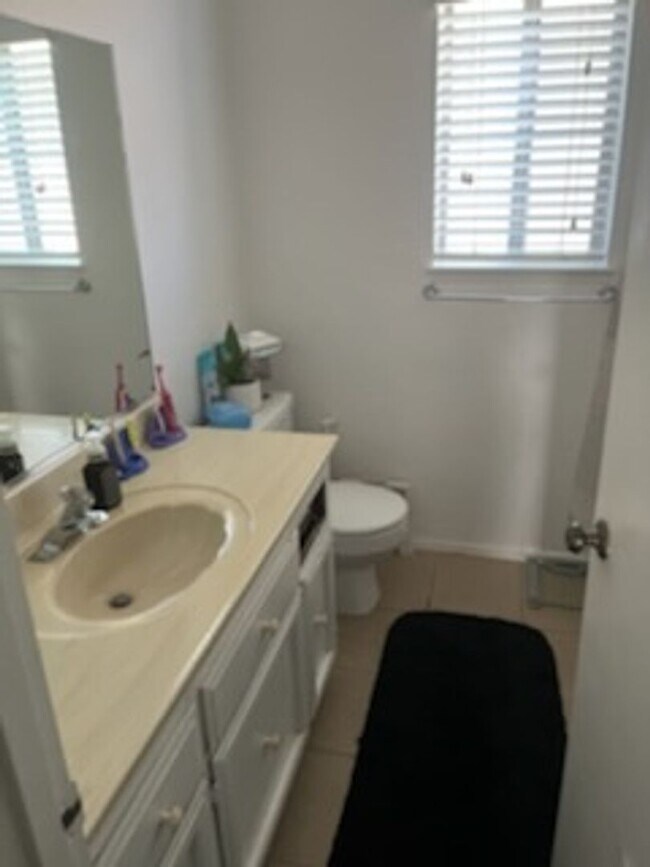 Building Photo - Great 3 Bed 2 Bath Home for Rent in Pinewood Neighborhood!!!