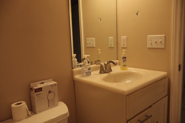 Building Photo - Expansive Mostly-Furnished Residence featuring 3 Bedrooms, a Completed Basement, and a Loft Space