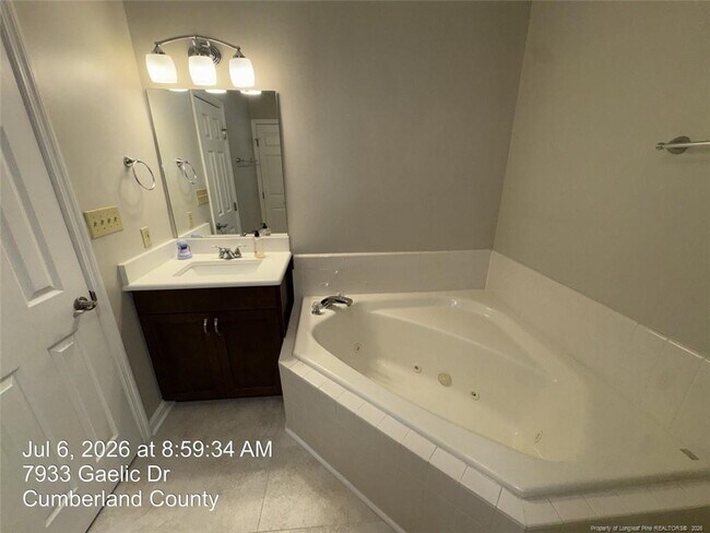 Building Photo - 7933 Gaelic Dr