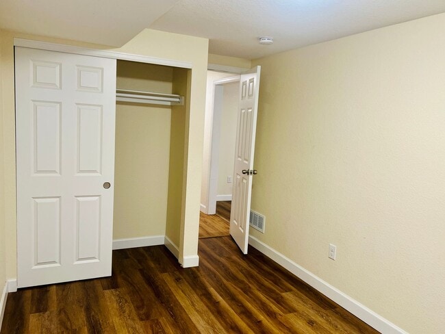 Building Photo - 3 Bed-1 Bathroom Available in Anshutz Medical Center Area - Duplex lower unit