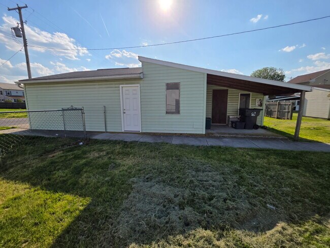 Building Photo - 116 Linden Ave