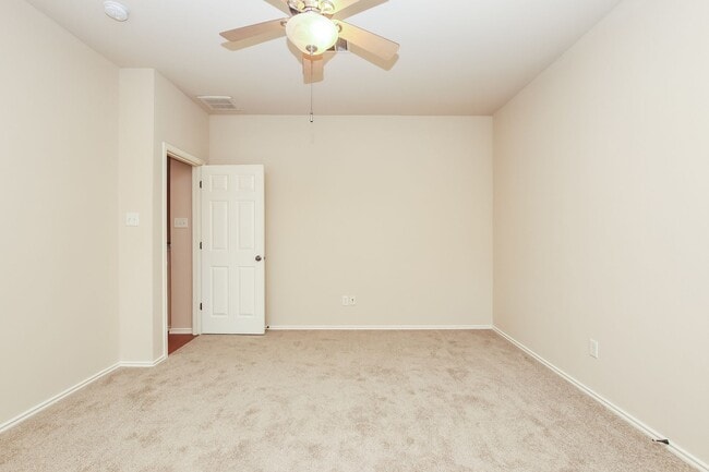 Building Photo - Beautiful one story home