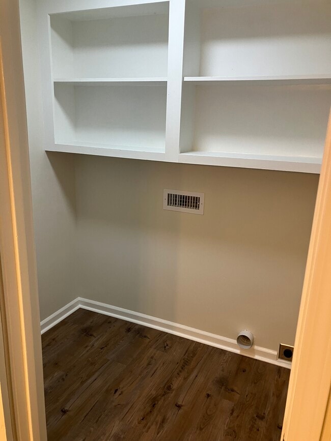 Building Photo - 3425 Pne Crst Rd