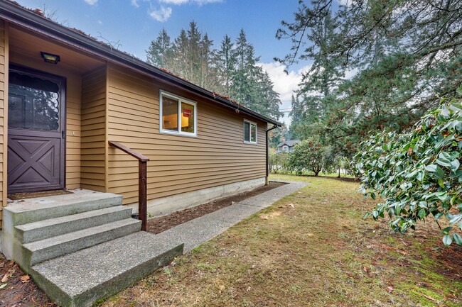 Building Photo - Newly remodeled Rambler Bainbridge Island