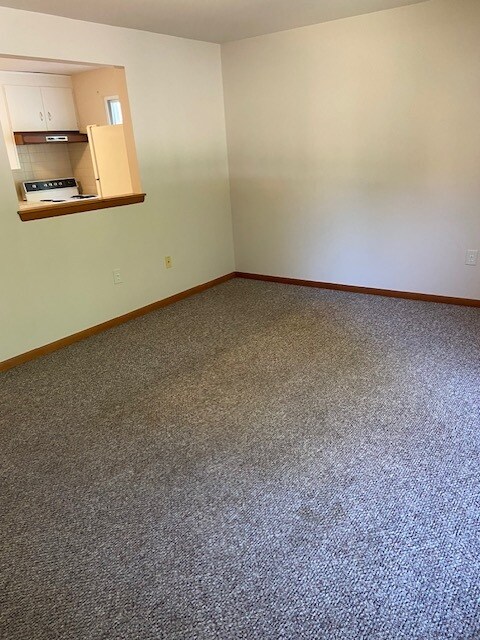 Building Photo - 27 Forrestal Ln